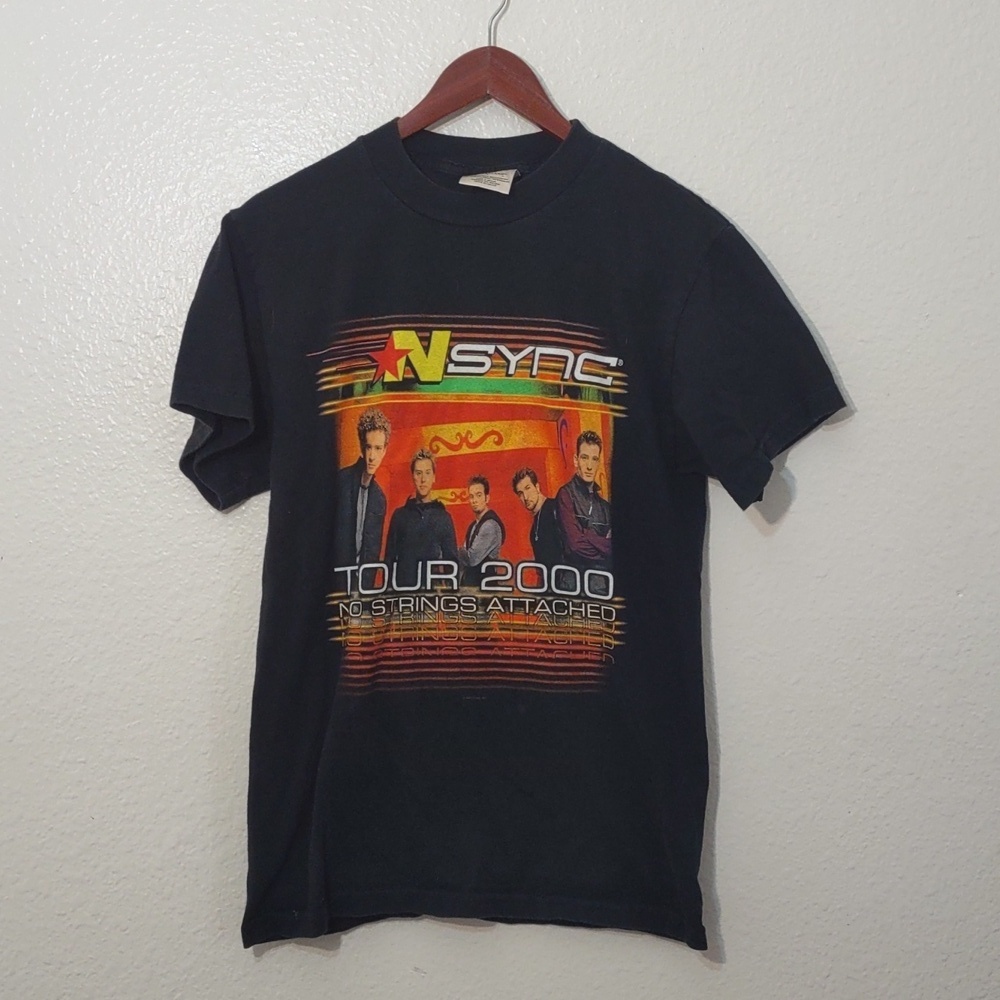 VINTAGE SLIGHTLY USED NSYNC NO STRINGS ATTACHED CONCERT TSHIRT 2000 SIZE S